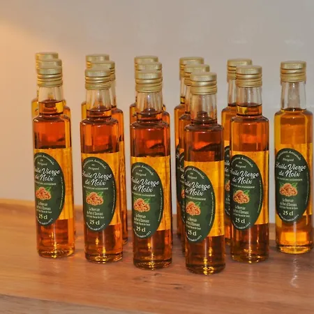 La Noyeraie Du Port D'enveaux Habitación en casa particular