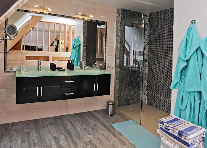 Homestay szállás La Noyeraie Du Port D'enveaux *